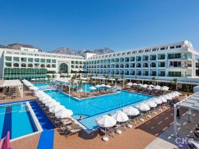 Karmir Resort and Spa