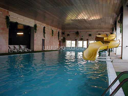 Крытый бассейн Огниково парк-отель