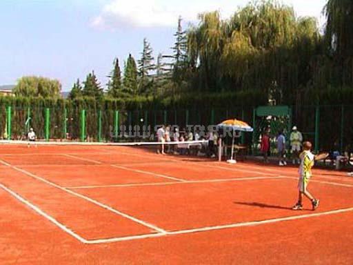 Теннисный корт