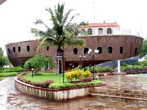 Основное здание отеля