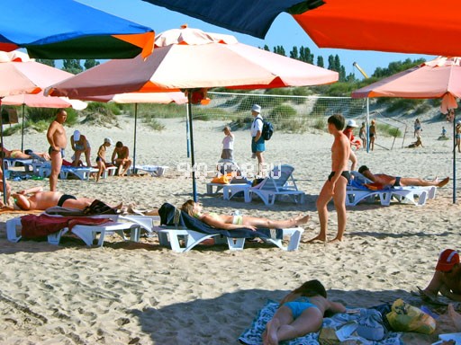 Собственный, оборудованный пляж