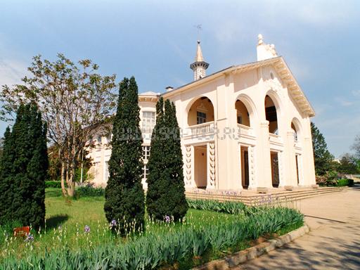 На территории