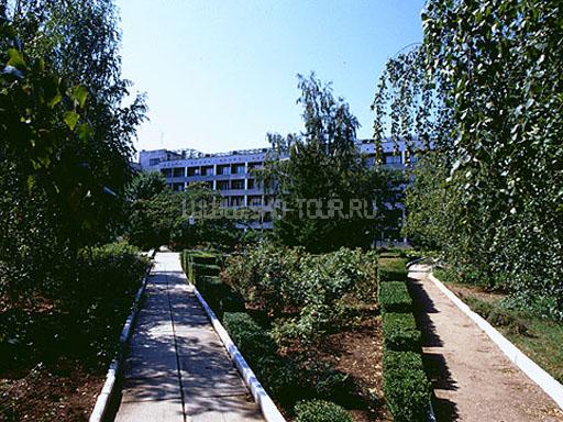 Парк. Территория пансионата