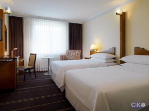 Отель Шератон Палас