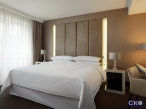 Отель Шератон Палас