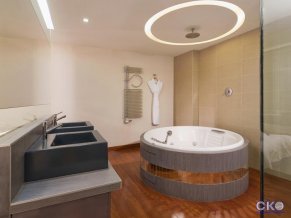 Mamaison All-Suites Spa Hotel Покровка