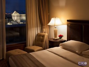 Отель Арарат Парк Хаятт