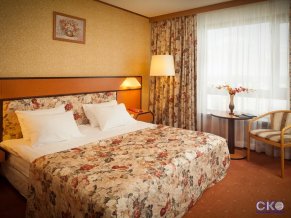 Гостиница Космос