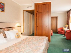 Гостиница Космос