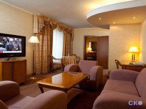 Гостиница Космос