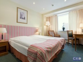 Отель SunFlower Парк