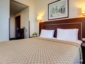 Отель Аэростар