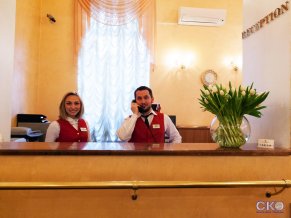 Гостиница Максима Заря