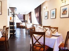 Гостиница Максима Заря