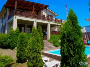 Villa Holiday & White House