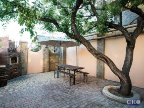 У Старого Абрикоса Гостевой Дом