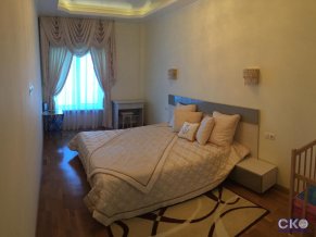 Парус на Адмирала Перелешина 1 Апартаменты