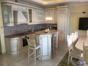 Парус на Адмирала Перелешина 1 Апартаменты