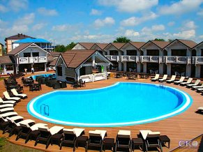 Белый пляж Клуб-отель