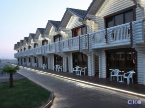 Белый пляж Клуб-отель