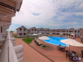 Белый пляж Клуб-отель