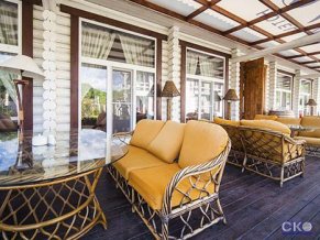 У моря отель