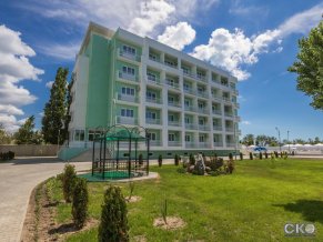 Лазурный берег парк-отель