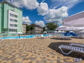 Лазурный берег парк-отель