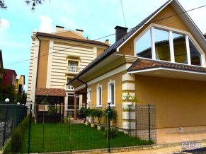 Rest Royally отель