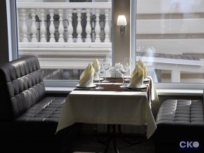 Rest Royally отель