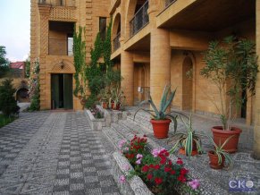 Аркале Вилла