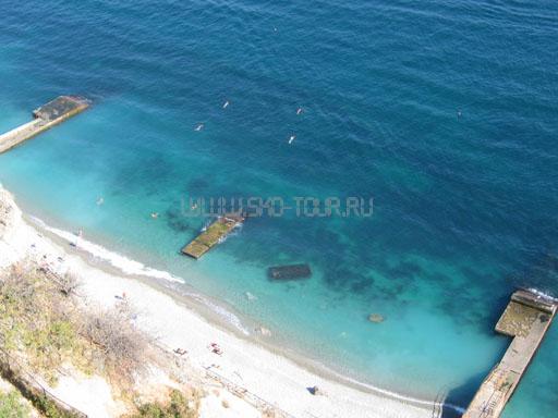 Вид сверху на пляж и море Санаторий «Парус»