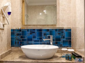 Karmir Resort and Spa