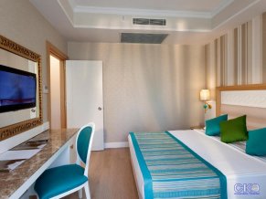 Karmir Resort and Spa