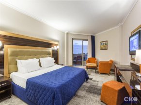 Maritim Pine Beach Resort