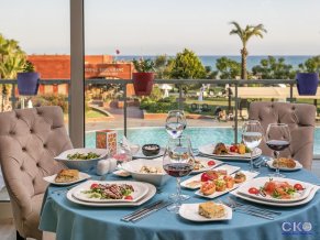 Maritim Pine Beach Resort