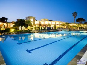 Maritim Pine Beach Resort