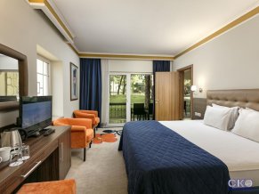 Maritim Pine Beach Resort