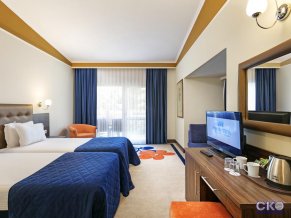 Maritim Pine Beach Resort