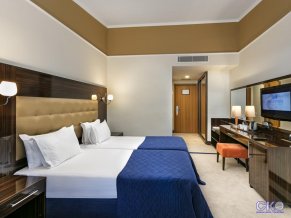 Maritim Pine Beach Resort