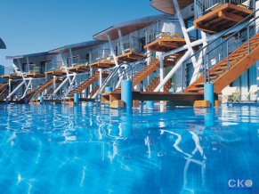 Cornelia De Luxe Resort