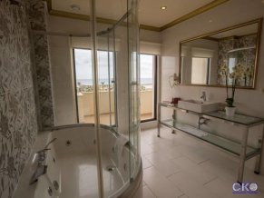 Cesars Temple De Luxe