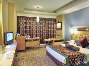 Royal Holiday Palace