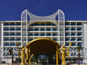 Azura Deluxe Resort and Spa