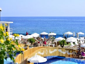 Azura Deluxe Resort and Spa