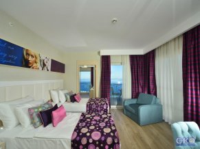 Azura Deluxe Resort and Spa