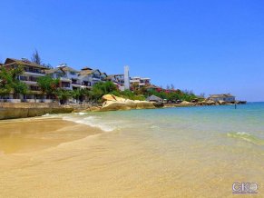 Rock Water Bay