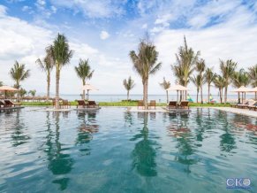 Cam Ranh Riviera Beach Resort & Spa 5*