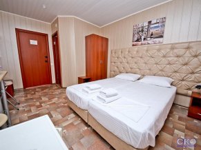 Золотая Чайка отель