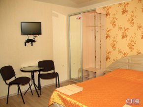 Нептун у реки Гостевой Дом